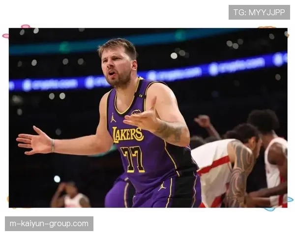 卢卡-东契奇赛季前4战合计得到165分,创湖人队史纪录,卢卡·东契奇身高臂展 卢卡-东契奇赛季前4战合计得到165分,创湖人队史纪录,卢卡·东契奇身高臂展